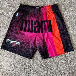 Mitchell & Ness Miami Heat Gradient Swingman Shorts 2005